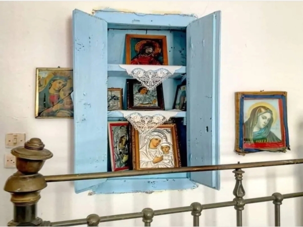 Το εικονοστάσι του σπιτιού
